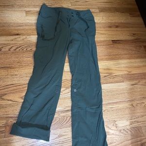 Columbia olive green cargo pants
